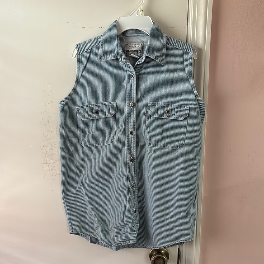 Girls Levi’s Blue Striped Sleeveless Button-Up Shirt